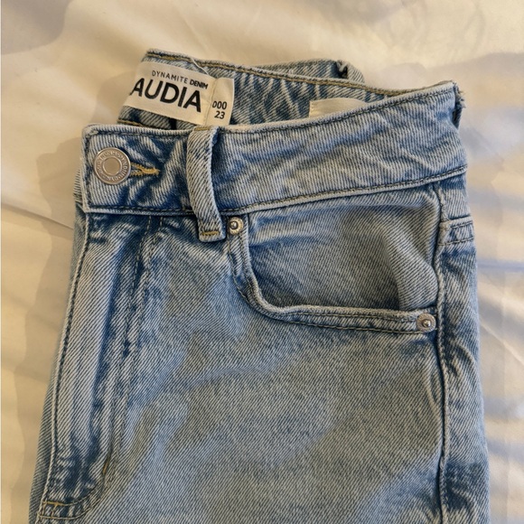 Dynamite Claudia Jean - Picture 2 of 2